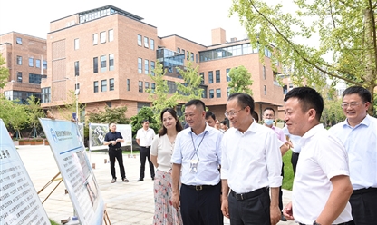 重庆市副市长陈金山调研市医疗器械质量检验中心